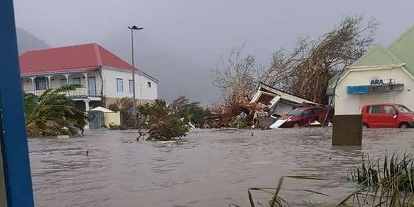 L’ouragan Irma a dévasté les îles Saint-Martin et Saint-Barthélemy, coupées du monde