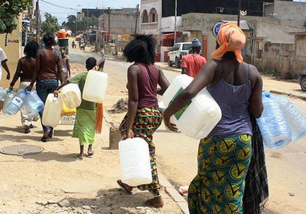 Populations cherchent désespérément le liquide précieux