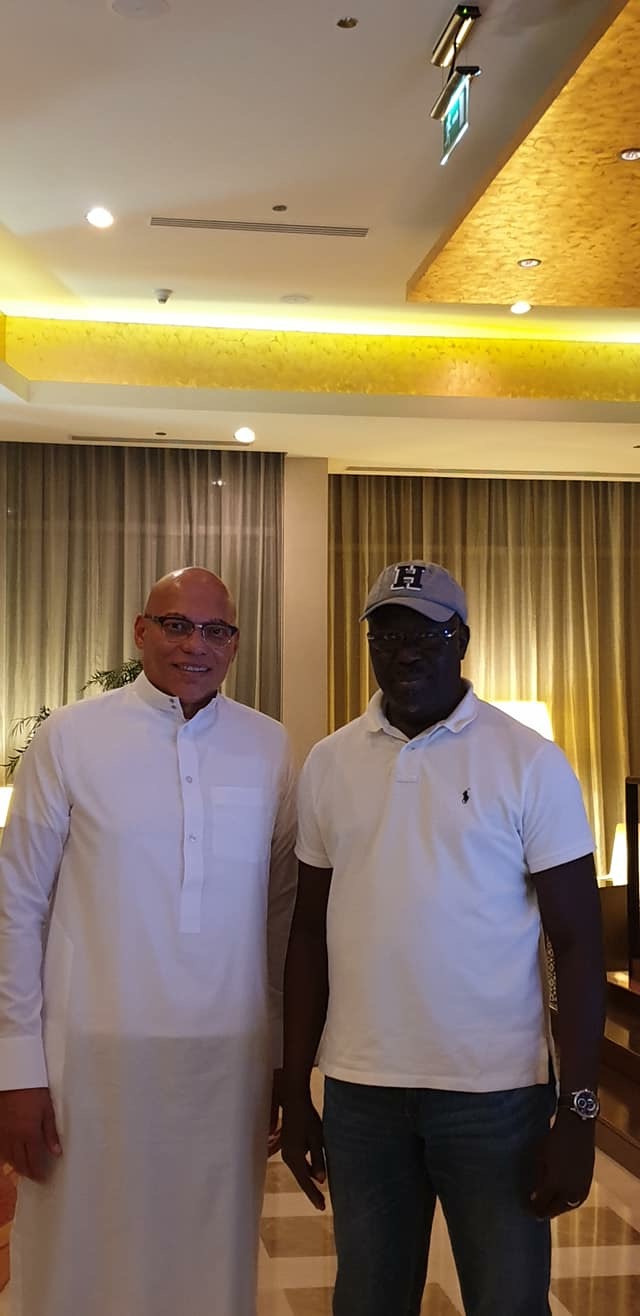 Babacar Gaye a rendu visite à Karim Wade au Qatar