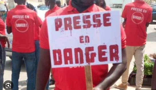 Qui veut tuer la presse sénégalaise?