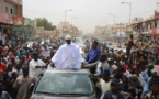 Vidéo- Me Wade accueilli à Touba par une foule en délire